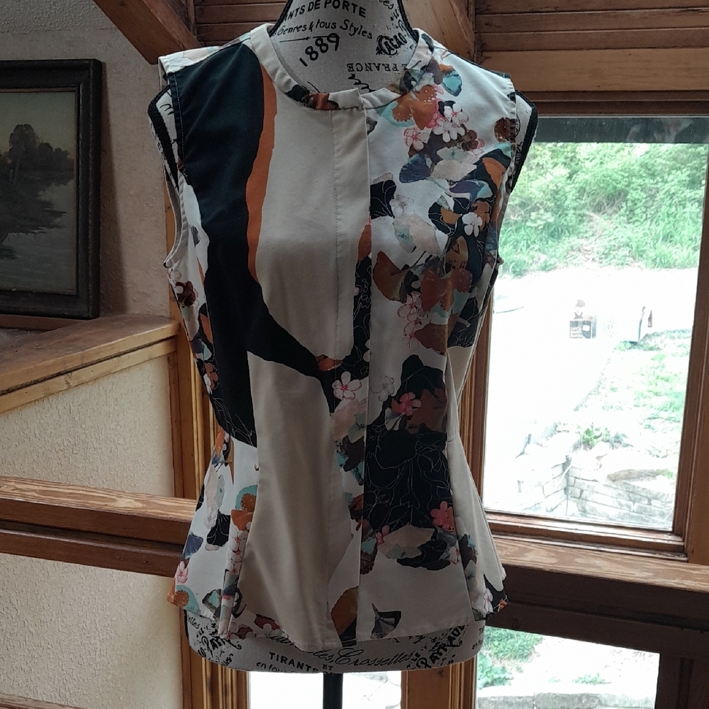 Floral Sleeveless Women's Top